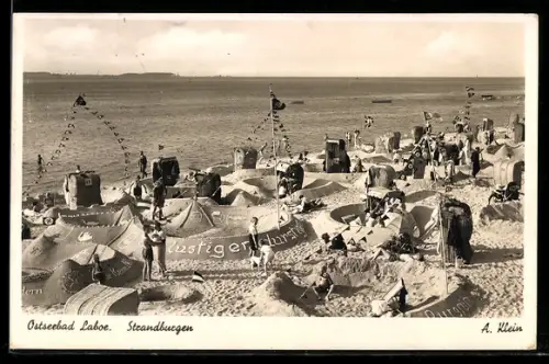 AK Laboe, Strandburgen am Strand, Sandburgen mit Beschriftungen