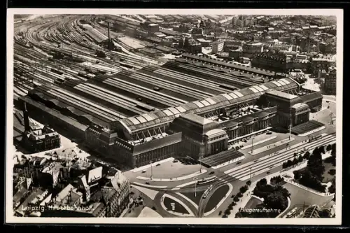 AK Leipzig, Hauptbahnhof vom Flugzeug aus