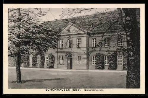AK Schönhausen /Elbe, Bismarckmuseum mit Strassenpartie