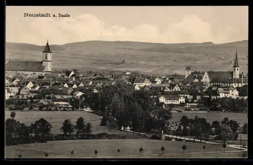 AK Neustadt a. Saale, Stadtansicht mit Kirche und Umgebung