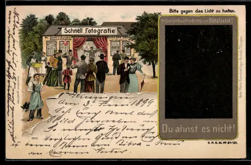 AK Schnell Fotografie, Paar küsst sich in der Fotokabine, Halt gegen das Licht