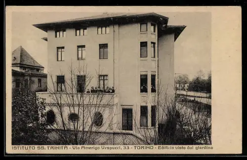 AK Torino, Istituto SS. Trinitá, Via Amerigo Vespucci 33, Edificio vista dal giardino