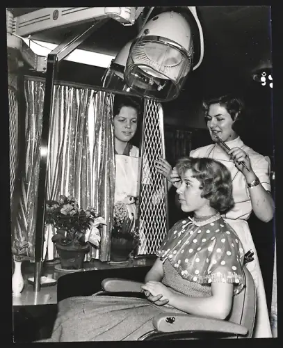 12 Fotografien Frisör Salon, Frisösin, Trockenhauben, Haarmode, Friseur