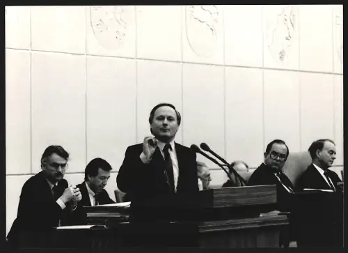 Fotografie Oskar Lafontaine hält eine Rede