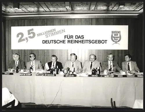 Fotografie Herr Stille, Dr. Eckert, Dr. Geissler, Dr. Asche, Herr Kiechle, Herr Reuss, Herr Wendel, Dt. Reinheitsgebot
