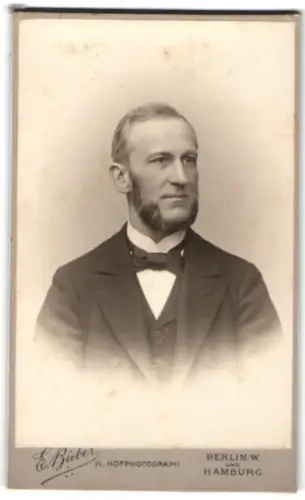 Fotografie E. Bieber, Berlin, Leipziger Strasse 128, Herr Finzelberg im Porträt