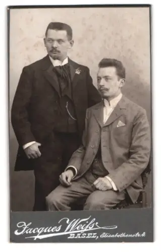 Fotografie Jacques Weiss, Basel, Elisabethenstrasse 4, Zwei Herren im Anzug