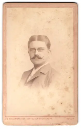 Fotografie J. C. Schaarwächter, Berlin, Leipziger Strasse 130, Walther M. mit markantem Schnurrbart