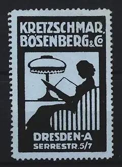 Reklamemarke Dresden, Kretzschmar Bösenberg & Co., Lesende Frau nebst Tischlampe im Sessel, blau