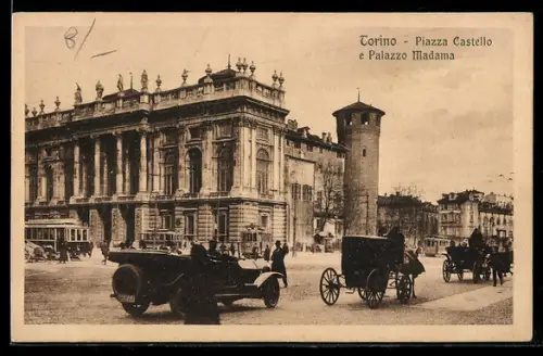 AK Torino, Piazza Castello e Palazzo Madama con auto e carrozze storiche