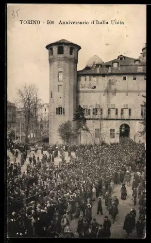 AK Torino, 50º Anniversario d`Italia Unita con folla davanti a un edificio storico