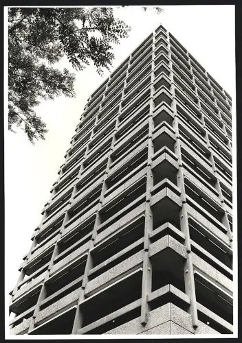 Fotografie Ansicht Berlin-Charlottenburg, Disconto Bank Gebäude vom Boden gesehen, Otto-Suhr-Alleeb, 25 x 17cm