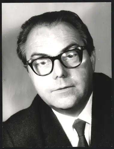 Fotografie Heinz Röhnert, Berlin, Rosenheimer Strasse 5, Schriftsteller Max Frisch im Porträt