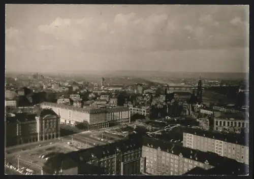 Fotografie Walter Hahn, Dresden, Ansicht Dresden, Ortsansicht mit Flusspartie