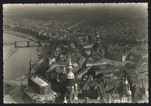 Fotografie Walter Hahn, Dresden, Wiener Str. 105, Ansicht Dresden, Ortsansicht aus der Vogelschau mit Brücken