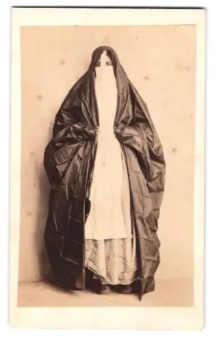 Fotografie Wilhelm Hammerschmidt, Berlin, Araberin im Niqab aus Malta, ganzkörperliche Verhüllung