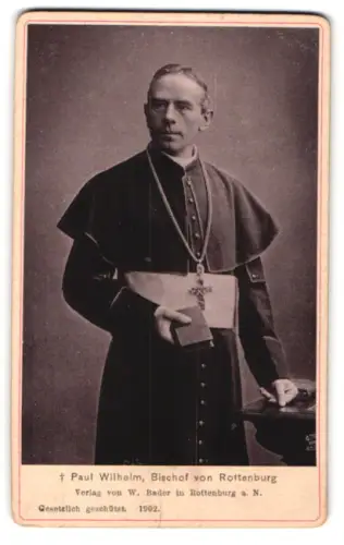 Fotografie W. Bader, Rottenburg a. N., Pauls Wilhelm, Bischof von Rottenburg a. N. im Talar