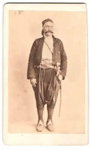 Fotografie Wilhelm Hammerschmidt, Berlin, Indischer Polizist, Kawasse ou gendarme du gouvernement