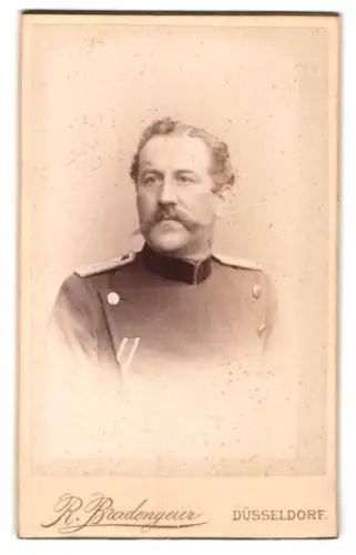 Fotografie Rud. Bradengeier, Düsseldorf, Oberst Karl von Unger