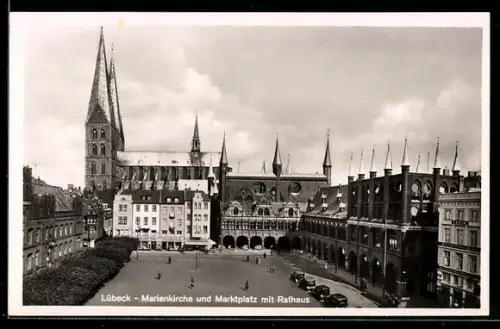 AK Lübeck, Marienkirche und Marktplatz mit Rathaus