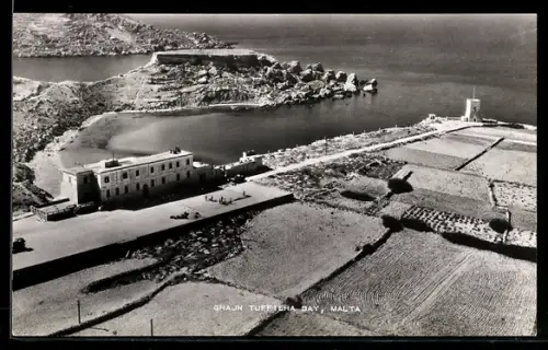 AK Ghajn Tuffieha Bay, Bucht mit Kai und Leuchtturm