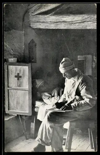 AK Verwundete im Lazarett, Rotes Kreuz