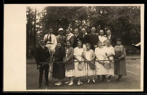 Foto-AK Gruppenbild von Tennis-Spielern