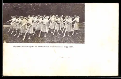 AK Frauen bei einer Gymnastikübung