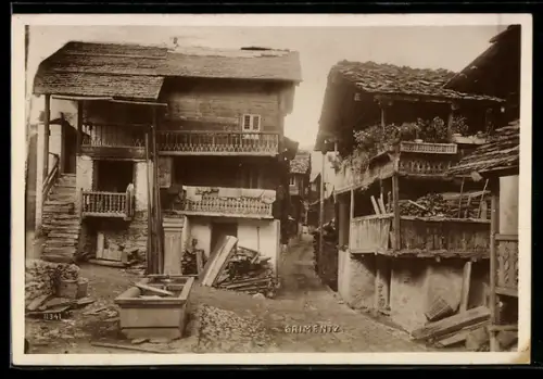 AK Grimentz, Strassenpartie mit Wohnhäusern