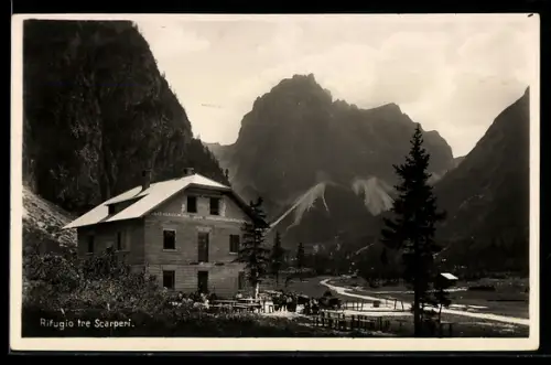AK Rifugio tre Scarperi, Berghütte mit Gebirgspanorama