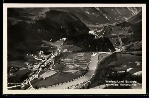 AK Werfen, Ortsansicht vom Flugzeug aus mit Veste Hohenwerfen