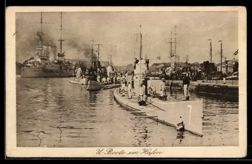 AK U-Boote U7 und U8 im Hafen