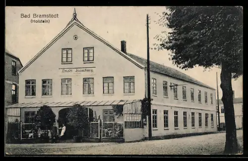 AK Bad Bramstedt /Holstein, Hotel Stadt Hamburg, Aussenansicht mit Gästebereich