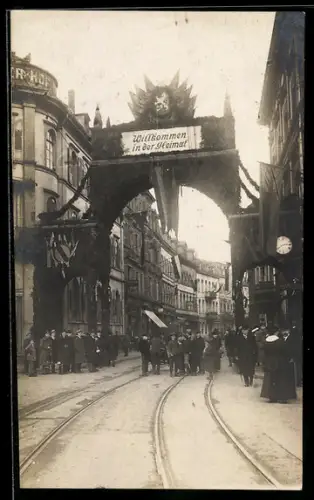 AK Heidelberg /Neckar, Triumphbogen für die Kriegsheimkehrer im November 1918
