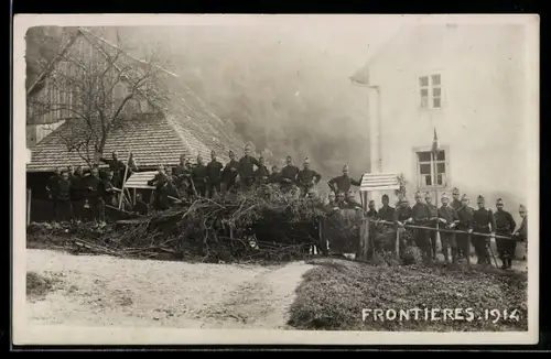 AK Schweizer Soldaten in Uniform, Frontieres 1914