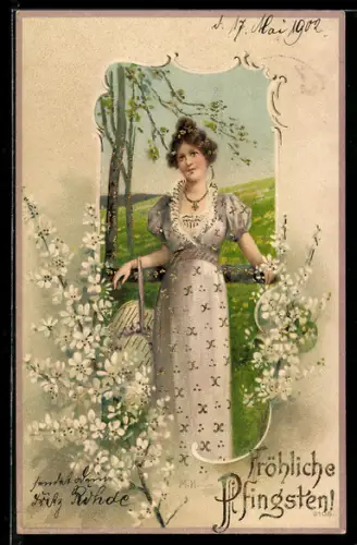 Lithographie Fröhliche Pfingsten, Junge Dame im Kleid auf einer Wiese