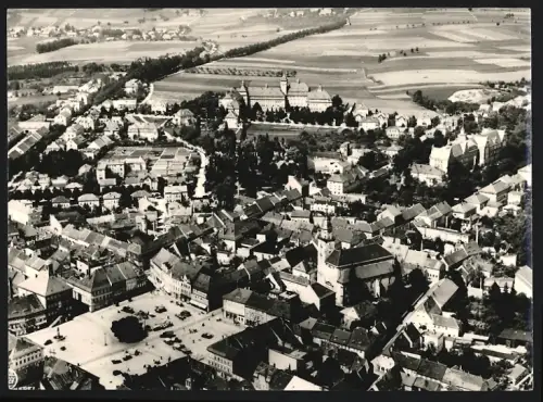 Fotografie Walter Hahn, Dresden, Ansicht Bischofswerda, Platzansicht mit Kirche aus der Vogelschau