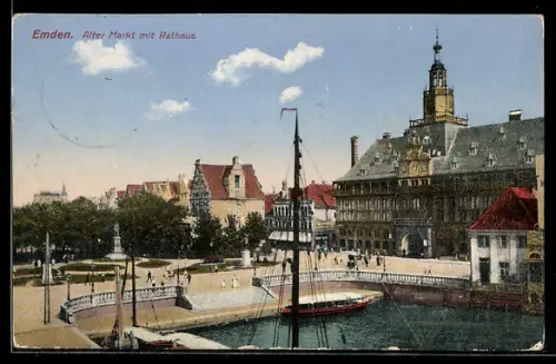 AK Emden, Alter Markt mit Rathaus, Boot