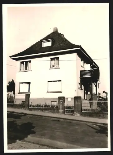 Fotografie Ansicht Offenbach a. M., frei stehendes Wohnhaus mit Balkon, Hausnummer 6