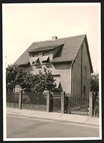 Fotografie Ansicht Offenbach a. M., Einfamilien Wohnhaus mit Schrägdach