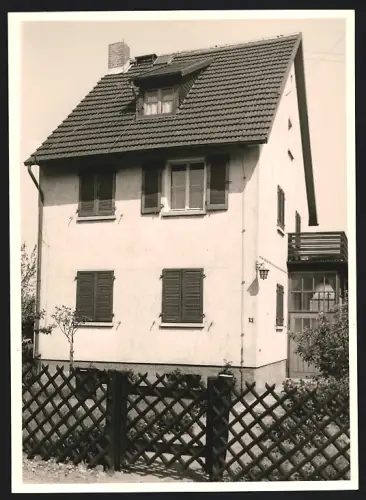 Fotografie Ansicht Offenbach a. M., schmales Wohnhaus mit 3 Etagen, Hausnummer 2