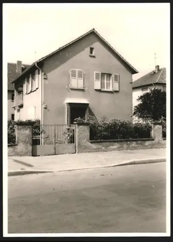 Fotografie Ansicht Offenbach a. M., Neubau Wohnhaus an der Strassenseite
