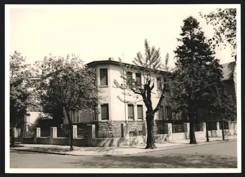 Fotografie Ansicht Offenbach a. M., Mehrfamilien Wohnhaus an einer Strassenecke