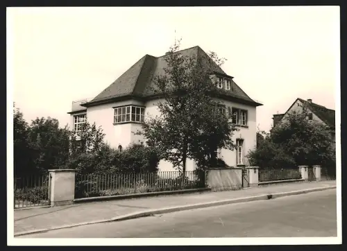 Fotografie Ansicht Offenbach a. M., einzelstehendes Wohnhaus mit Gartenpartie