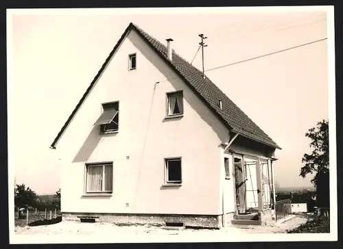 Fotografie Ansicht Offenbach a. M., Neubau Wohnhaus in einer Wohnsiedlung