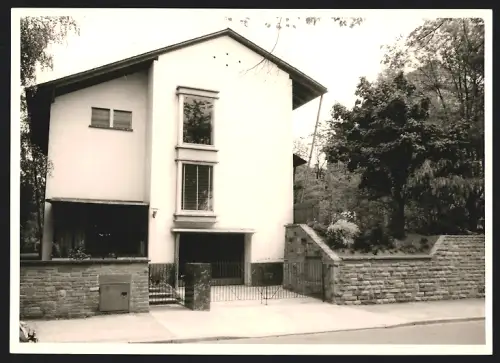 Fotografie Ansicht Offenbach a. M., luxuriöses Wohnhaus mit Garage im Haus