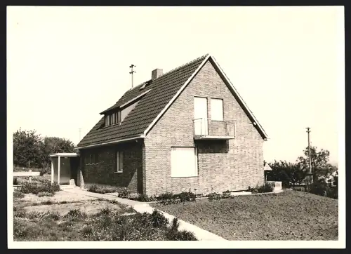 Fotografie Ansicht Offenbach a. M., Wohnhaus Neubau auf einer Anhöhe Gartenpartie