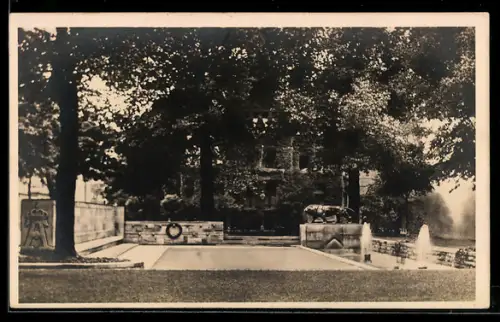 AK Mainz, Ehrenmal des Infanterie-Regiments Grossherzogin Nr. 117 und seiner Kriegsformationen
