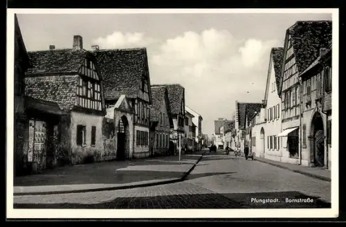AK Pfungstadt, Bornstrasse mit Passanten