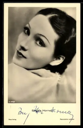 AK Schauspielerin Brigitte Horney mit laszivem Blick über die Schulter schauend, Autograph
